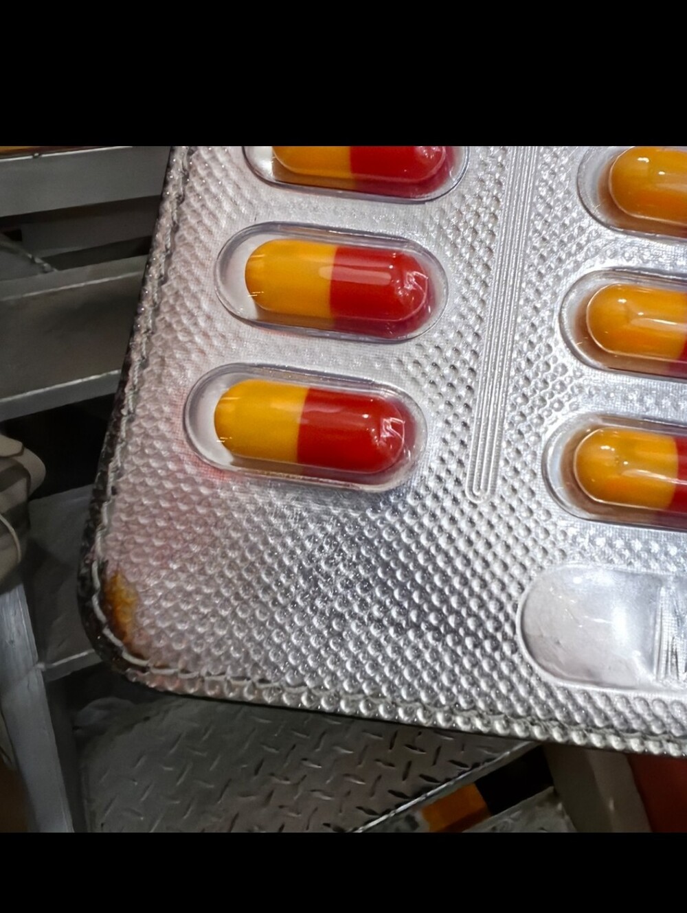 ✨ Moschino's RARE 2017-Iconic Pill PackCrossbody Capsule Bag w/RemovableStrap - Picture 5 of 5